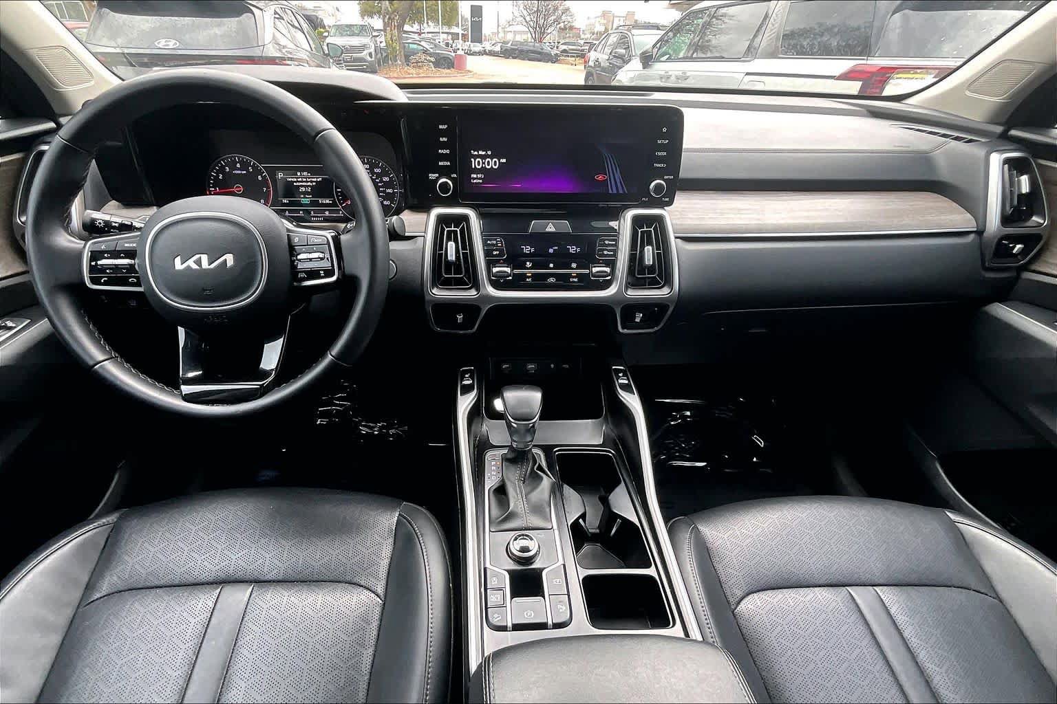 Used 2022 Kia Sorento EX w/ Panoramic Sunroof Package image 16