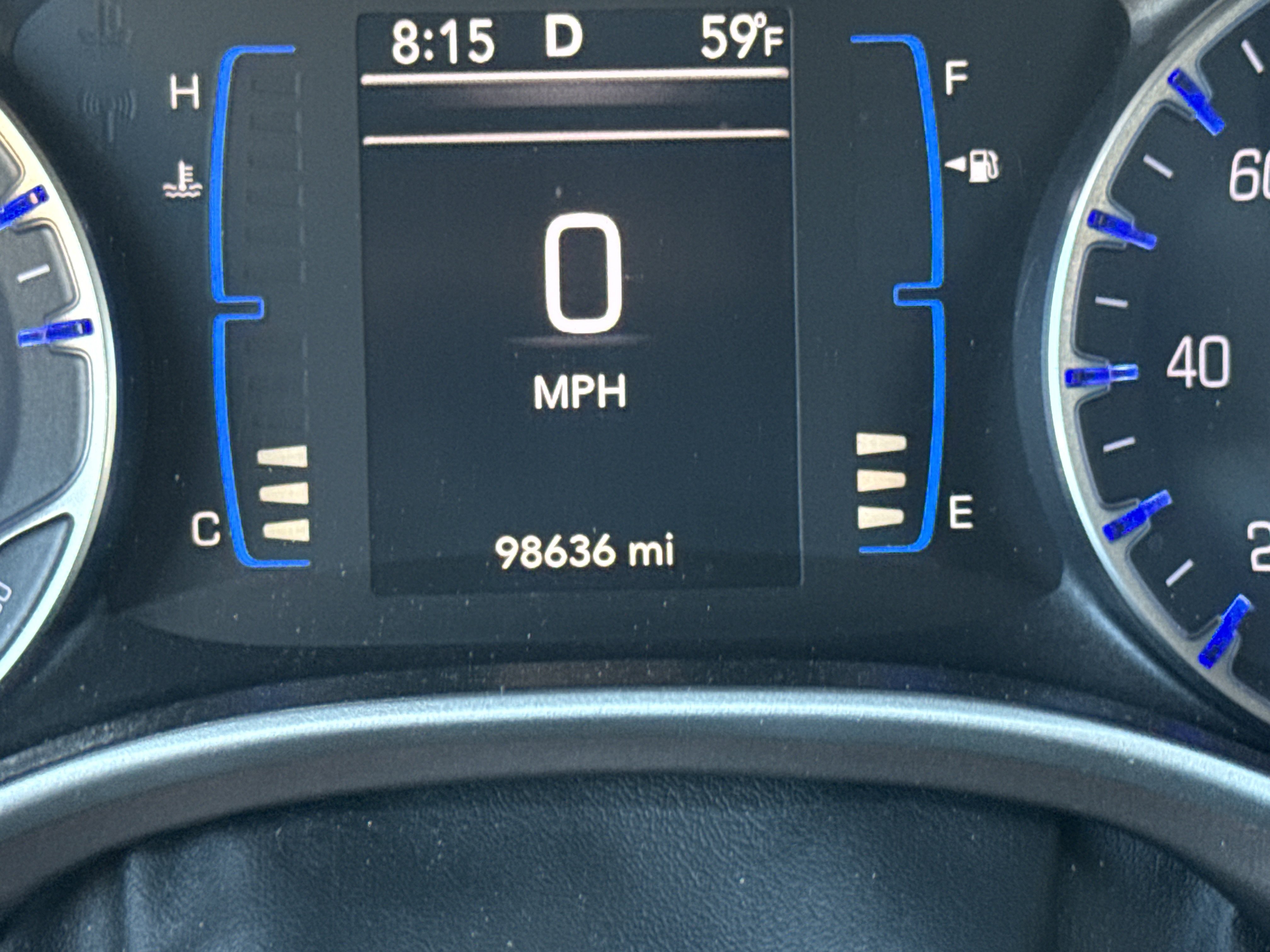 Used 2017 Chrysler Pacifica Touring-L w/ Tire & Wheel Group FWD image 5
