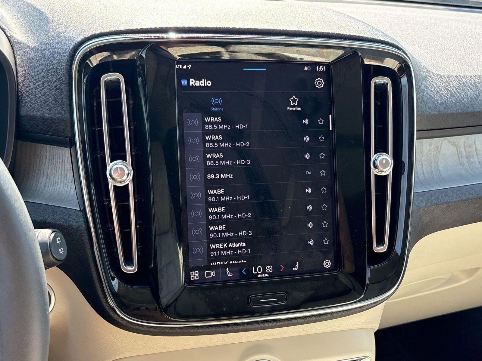 Certified 2024 Volvo XC40 B5 Plus w/ Protection Package Premier image 22