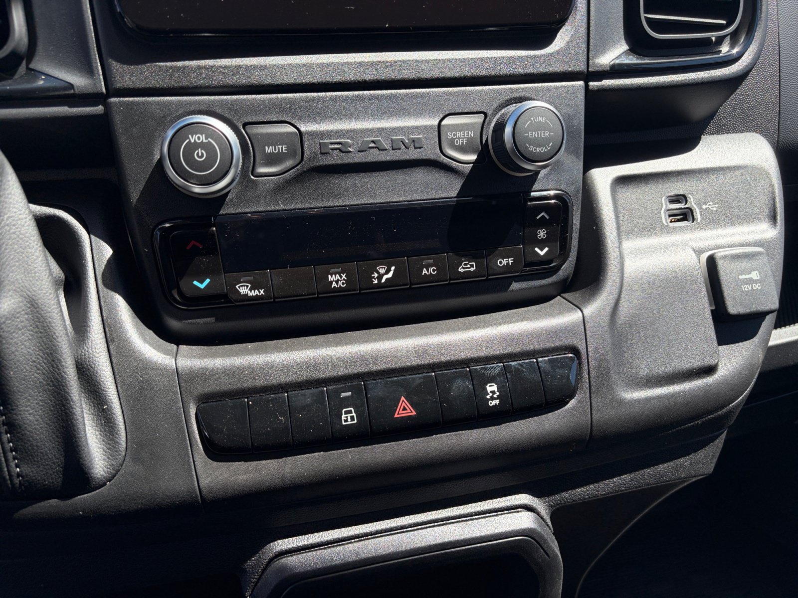 New 2026 RAM ProMaster 2500 FWD image 32