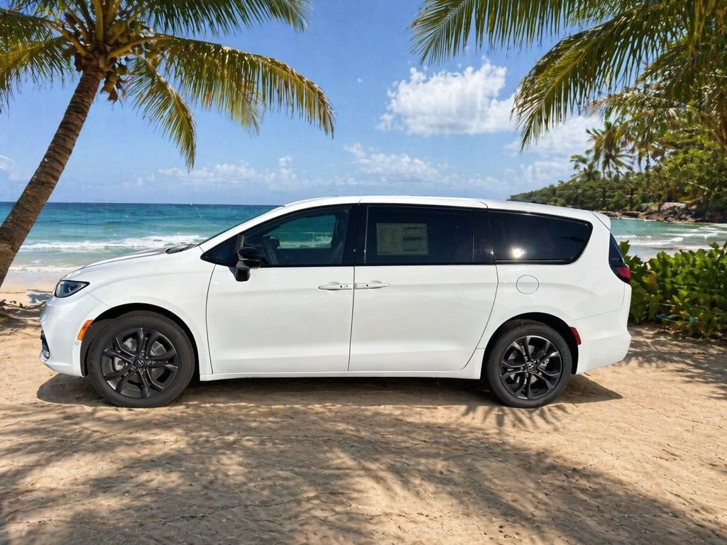 New 2026 Chrysler Pacifica Select AWD/4WD image 1