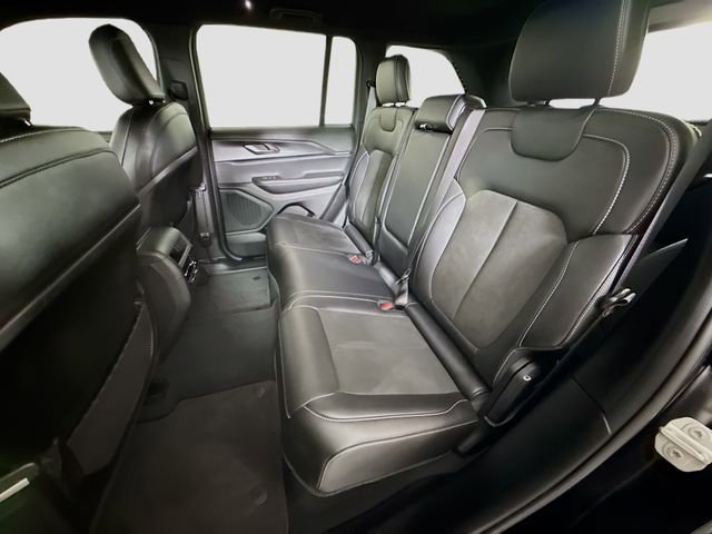 Used 2023 Jeep Grand Cherokee Altitude image 22