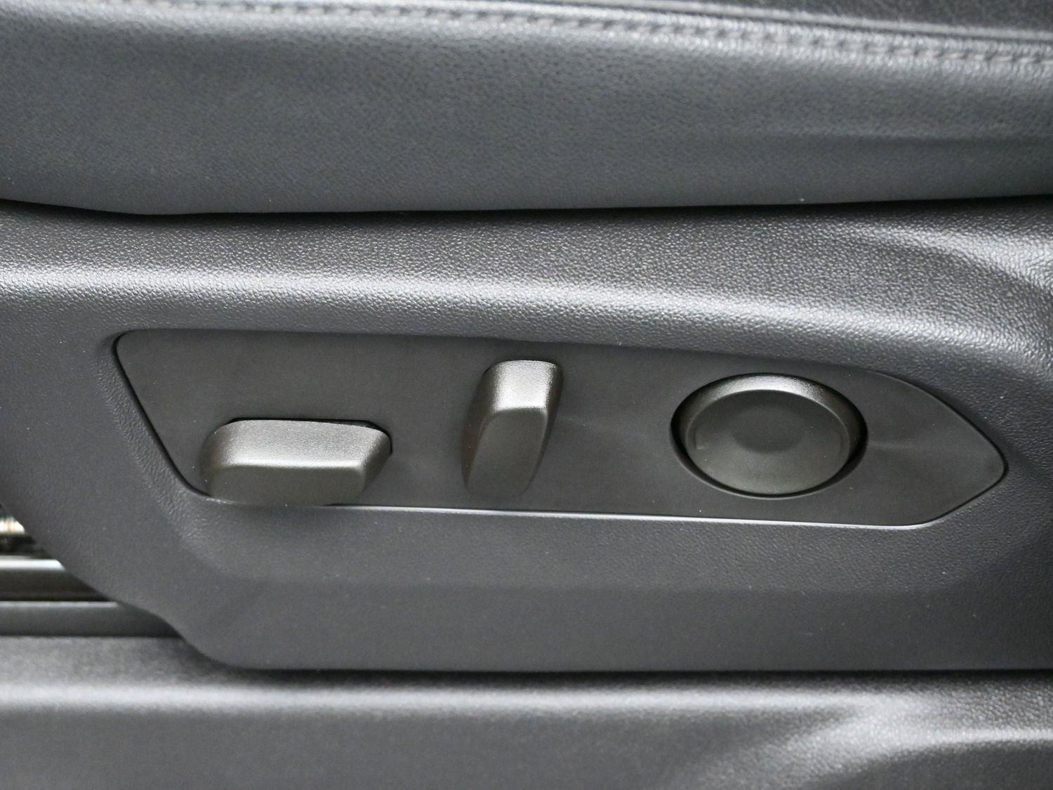 Used 2023 Chevrolet Silverado 1500 ZR2 w/ Technology Package image 14