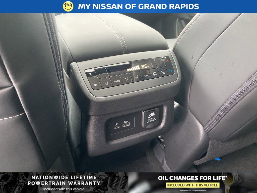 New 2025 Nissan Pathfinder Platinum image 18