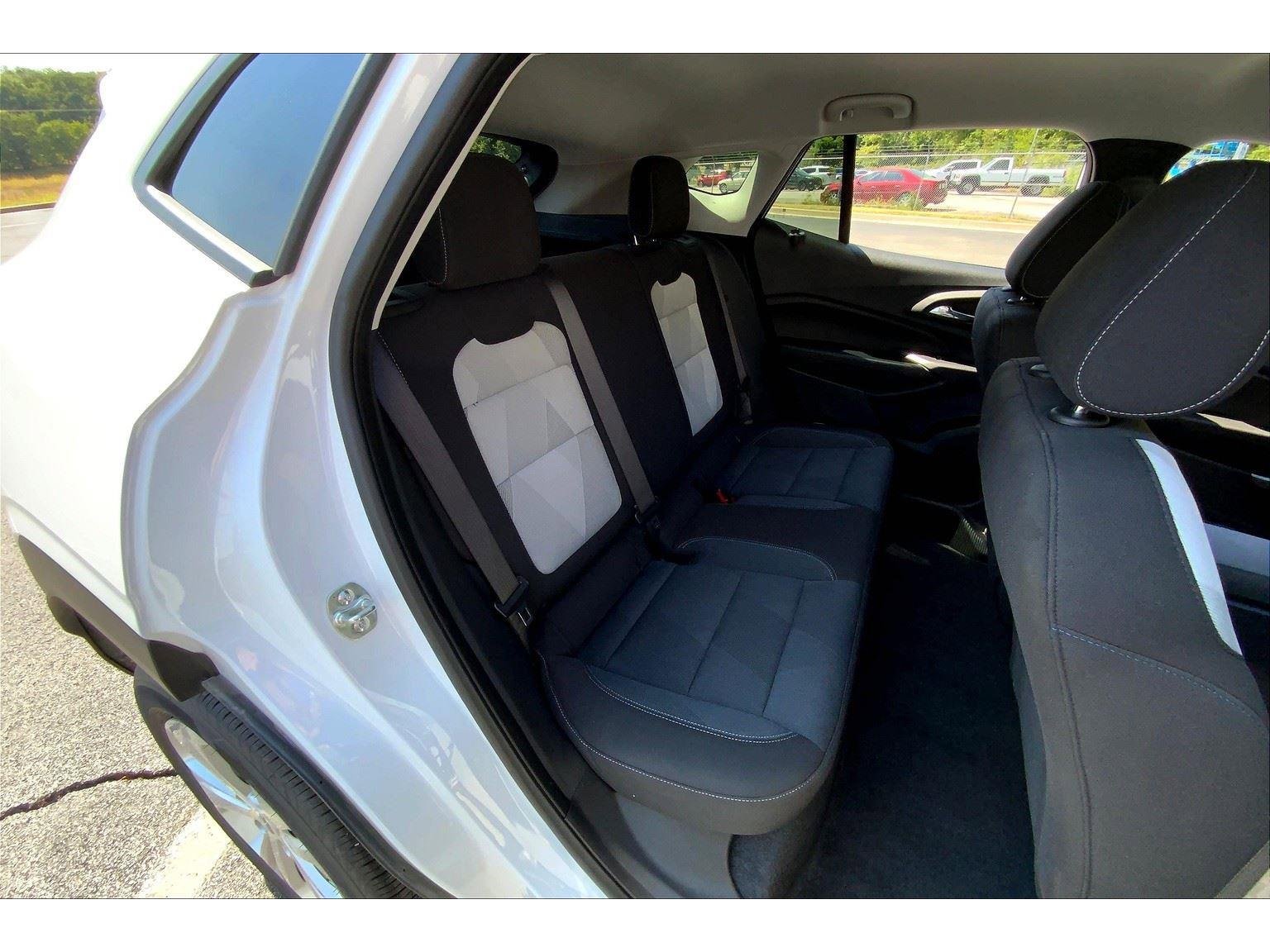 Used 2025 Chevrolet Trax LS image 24