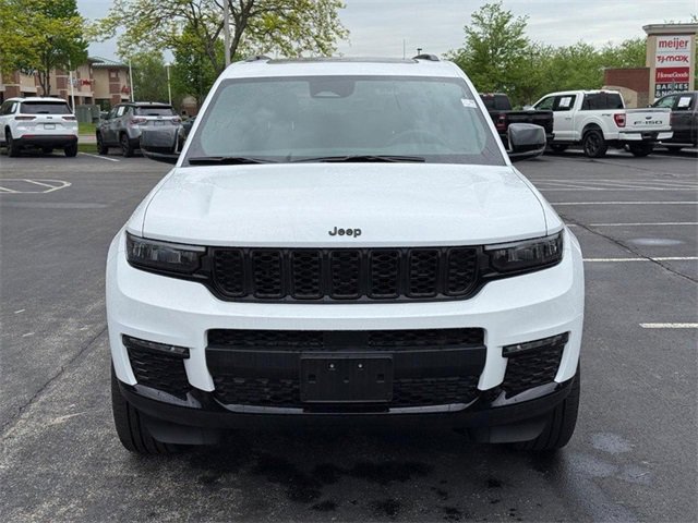 New 2025 Jeep Grand Cherokee L Limited w/ Black Appearance Package image 11