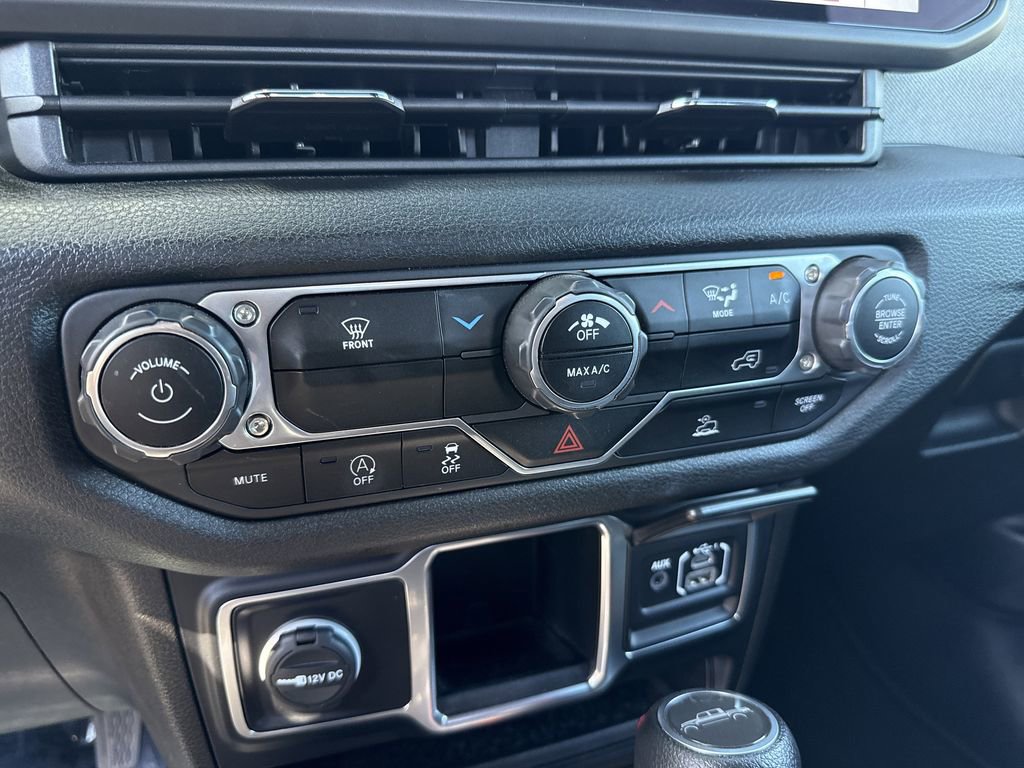 Used 2024 Jeep Gladiator Sport image 29