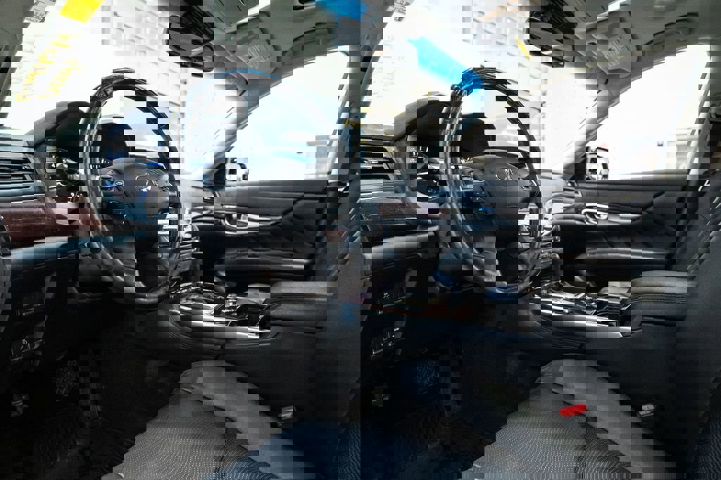 Used 2015 INFINITI Q70 L 3.7 image 12