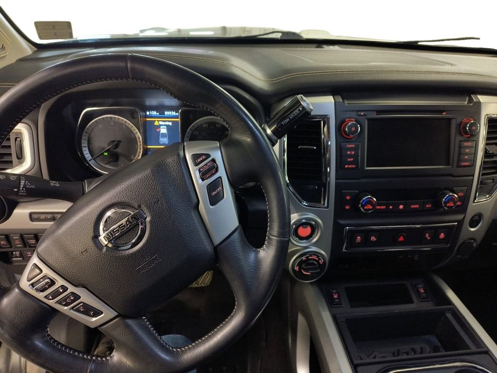 Used 2019 Nissan Titan PRO-4X w/ Pro-4x Convenience Package image 12