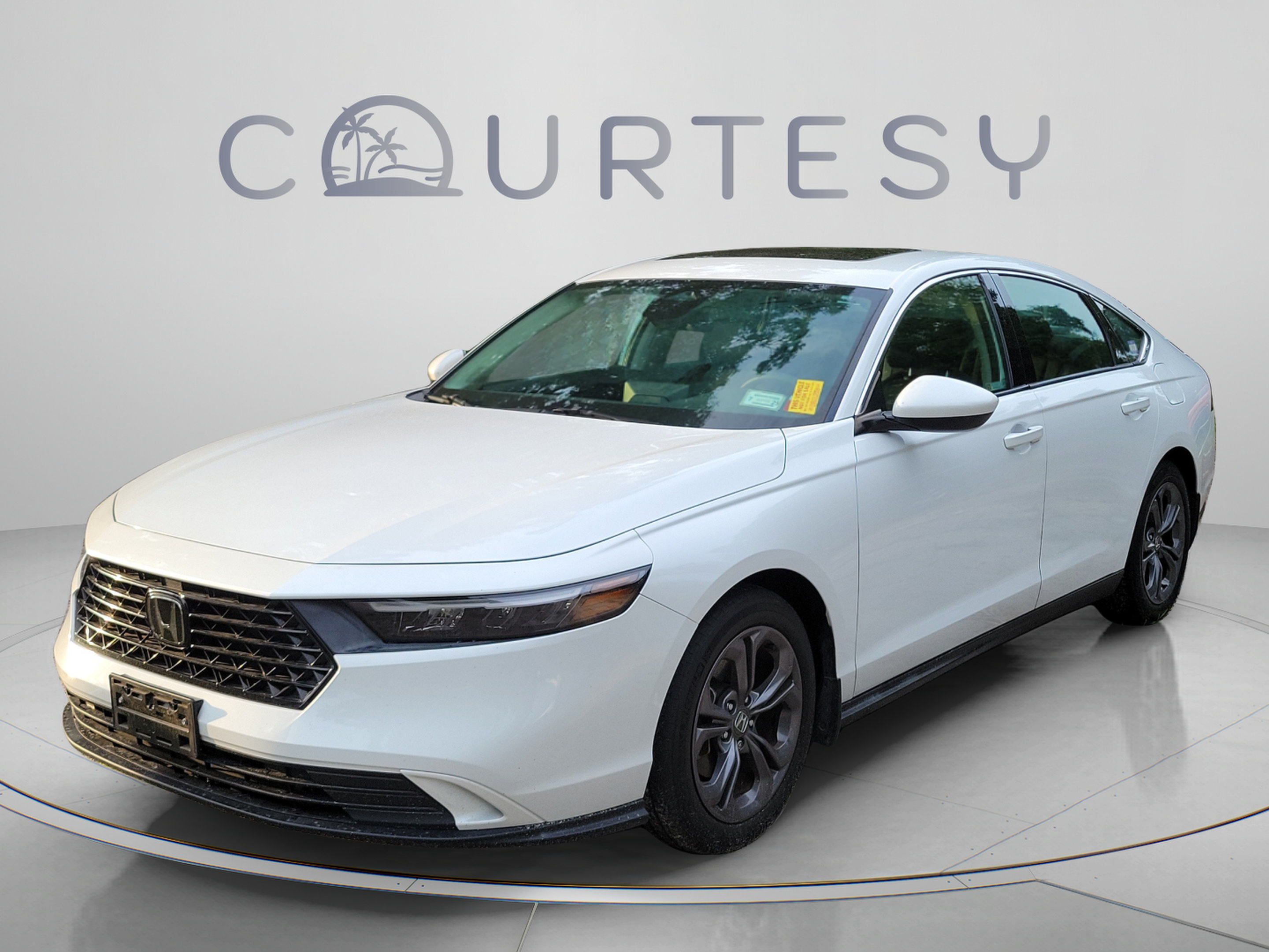 Used 2023 Honda Accord EX image 1