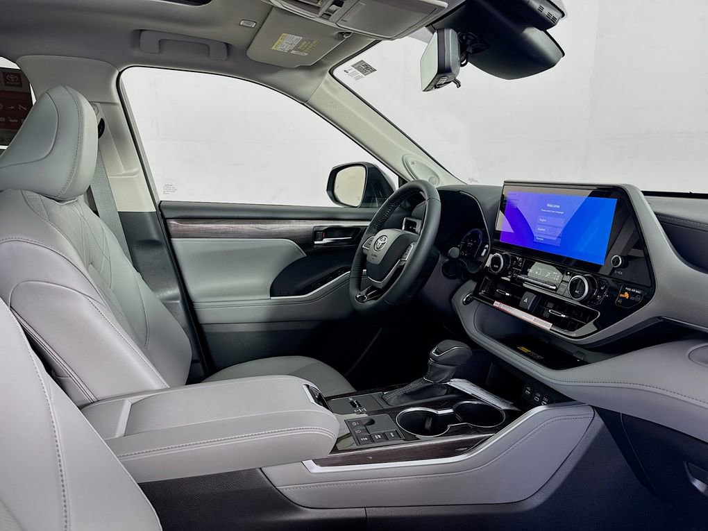 New 2026 Toyota Highlander Platinum image 34