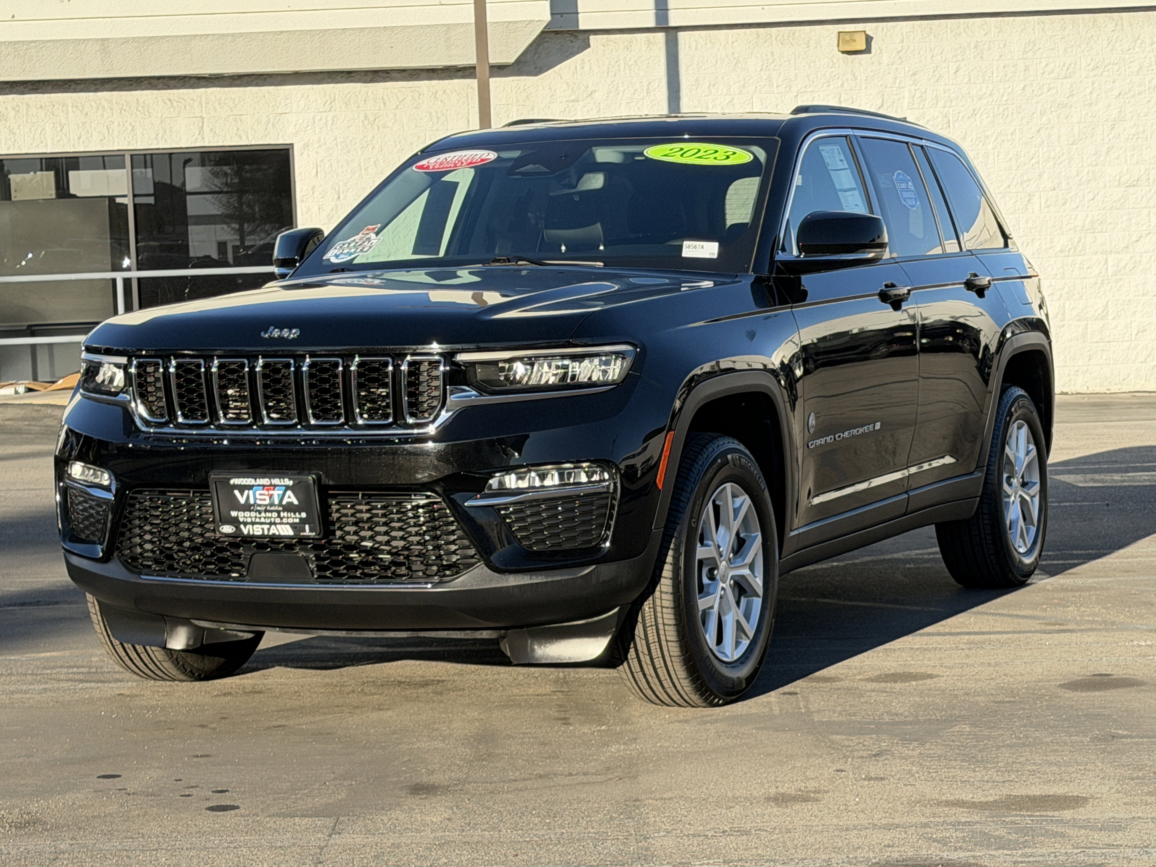Used 2023 Jeep Grand Cherokee Limited image 3