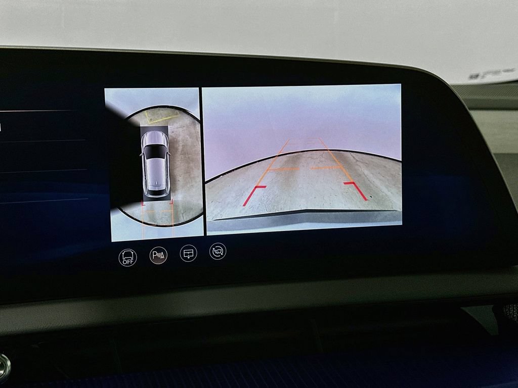 Certified 2025 Cadillac Optiq Sport 2 AWD/4WD image 18