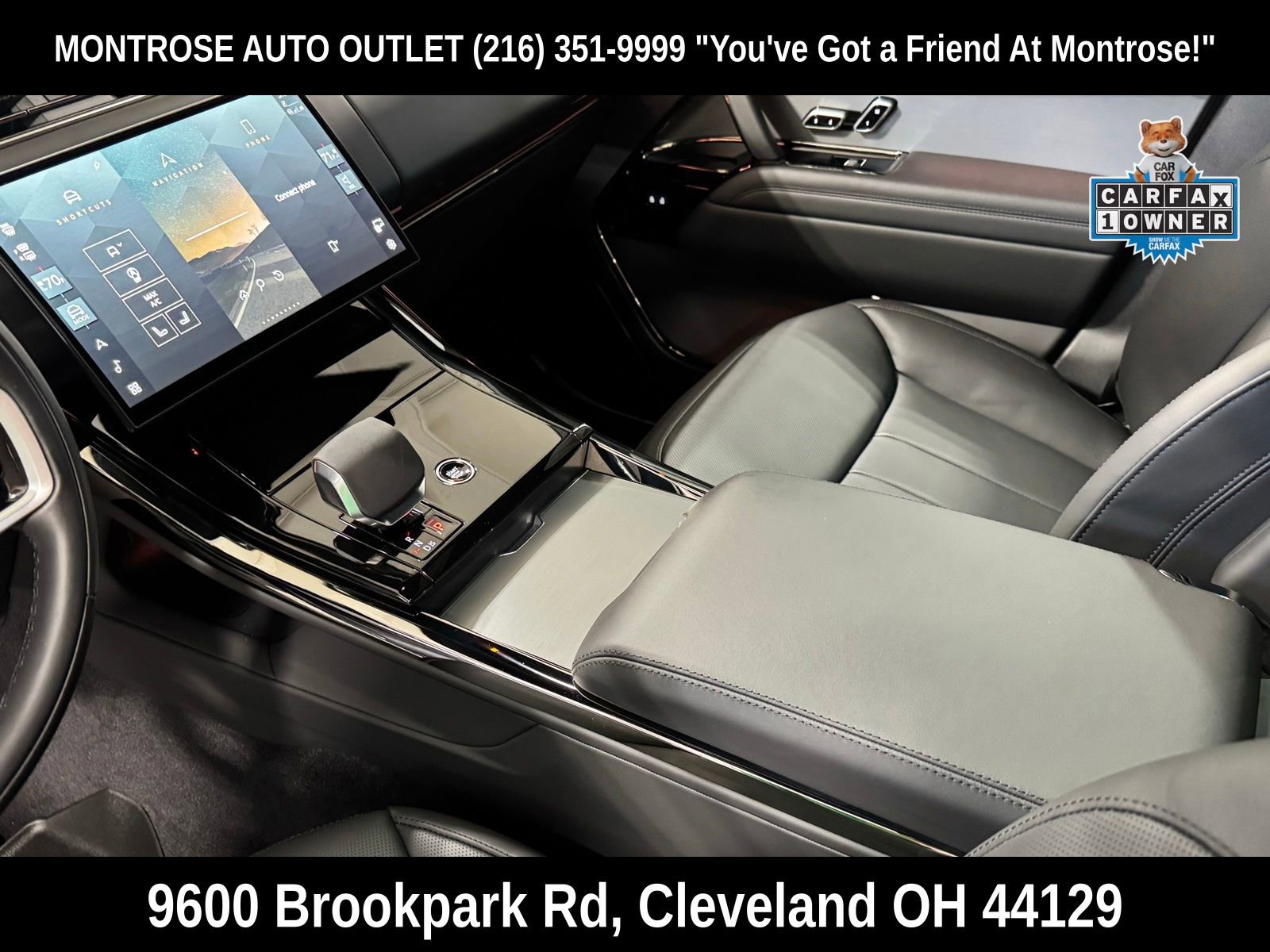 Used 2025 Land Rover Range Rover Sport SE image 14