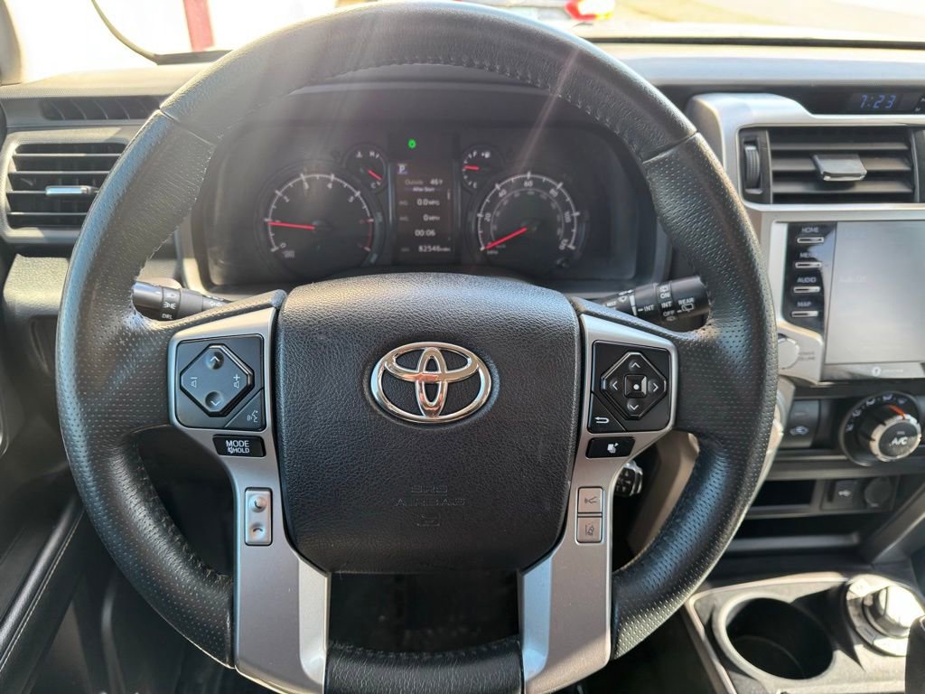 Certified 2020 Toyota 4Runner SR5 AWD/4WD image 25