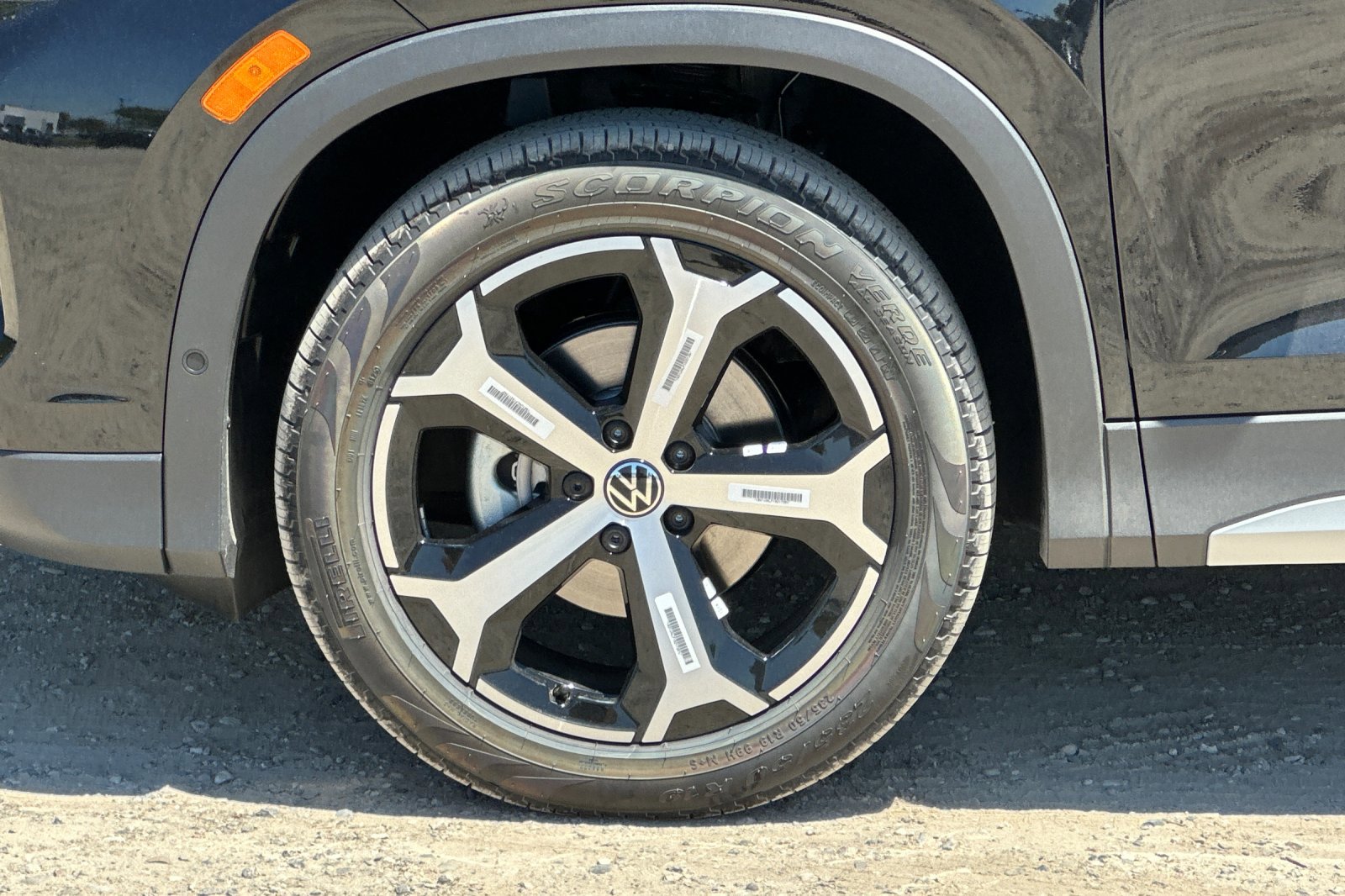 New 2025 Volkswagen Tiguan SE image 25