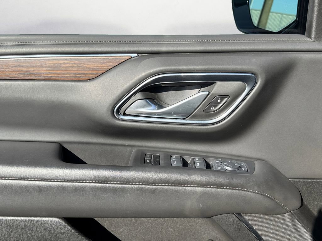 Used 2024 Chevrolet Suburban High Country image 23