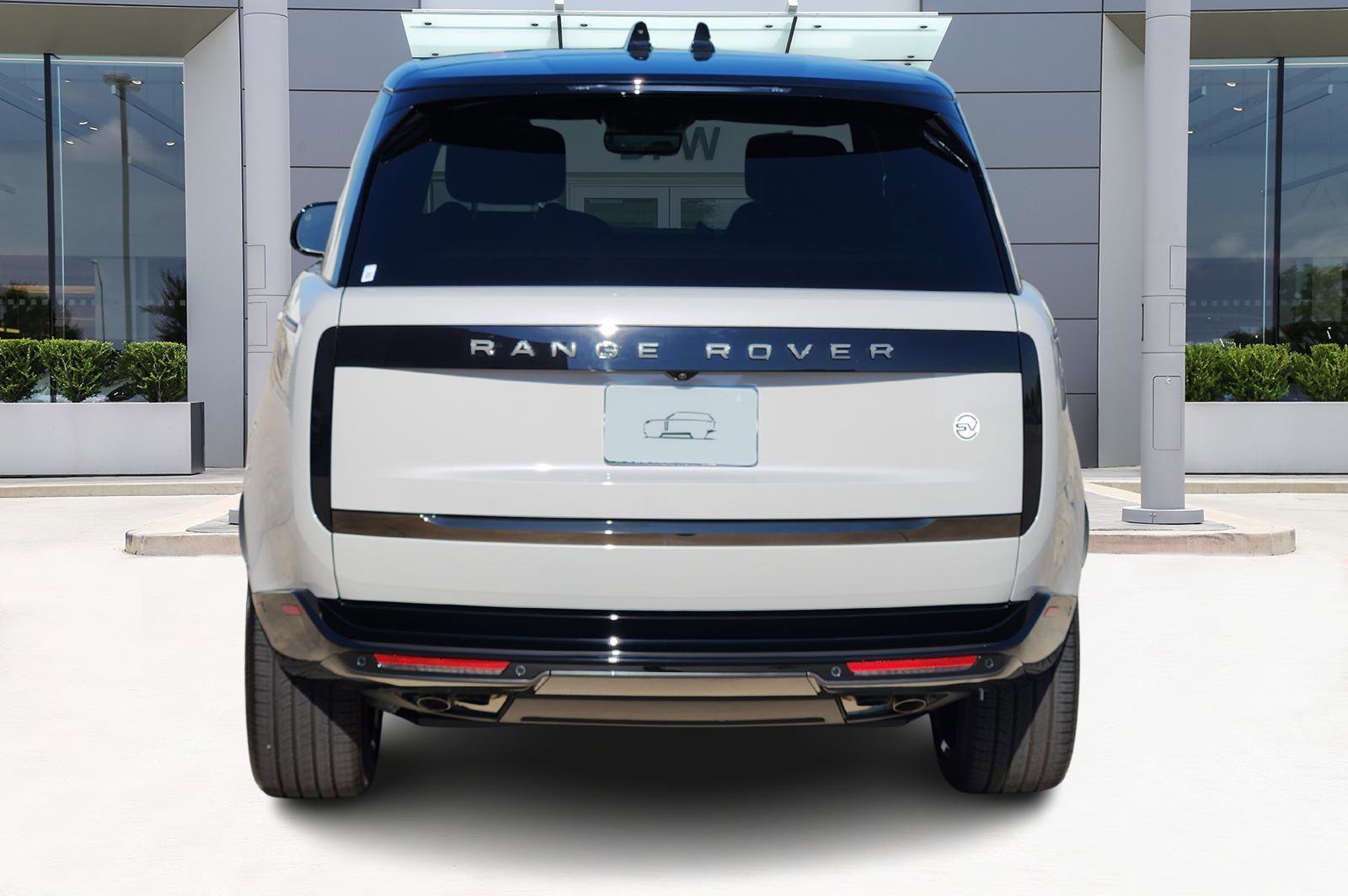 New 2025 Land Rover Range Rover SV image 6