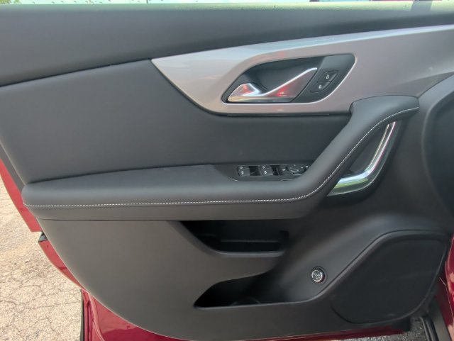 New 2026 Chevrolet Blazer LT w/ Convenience Package FWD image 30