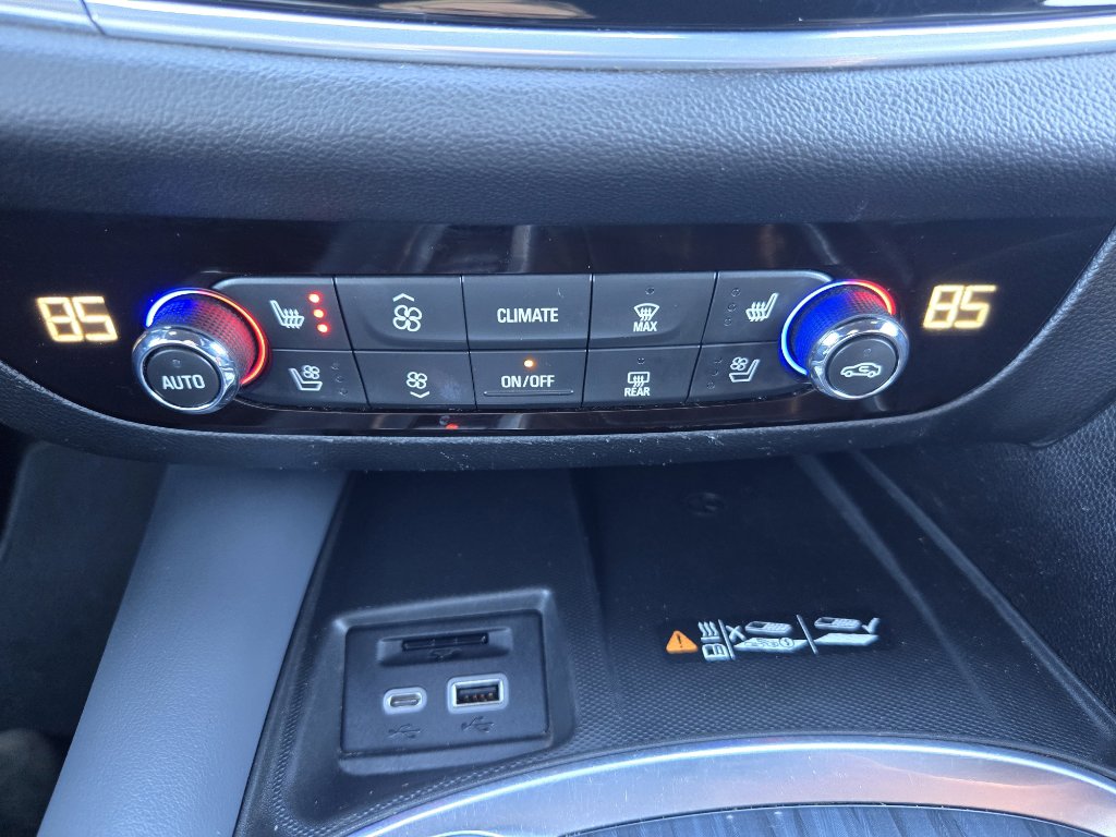 Used 2022 Buick Enclave Premium image 20