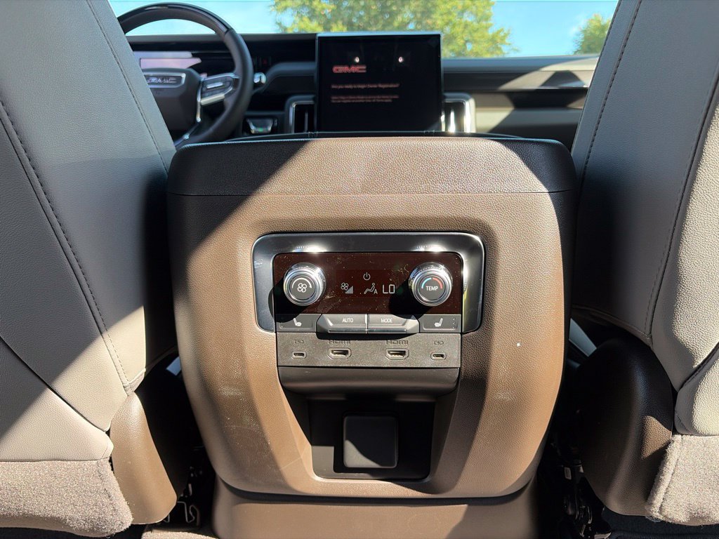 New 2027 GMC Yukon Elevation w/ Elevation Premium Package AWD/4WD image 29