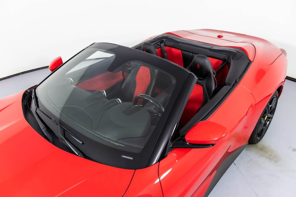 Used 2019 Ferrari Portofino RWD image 32
