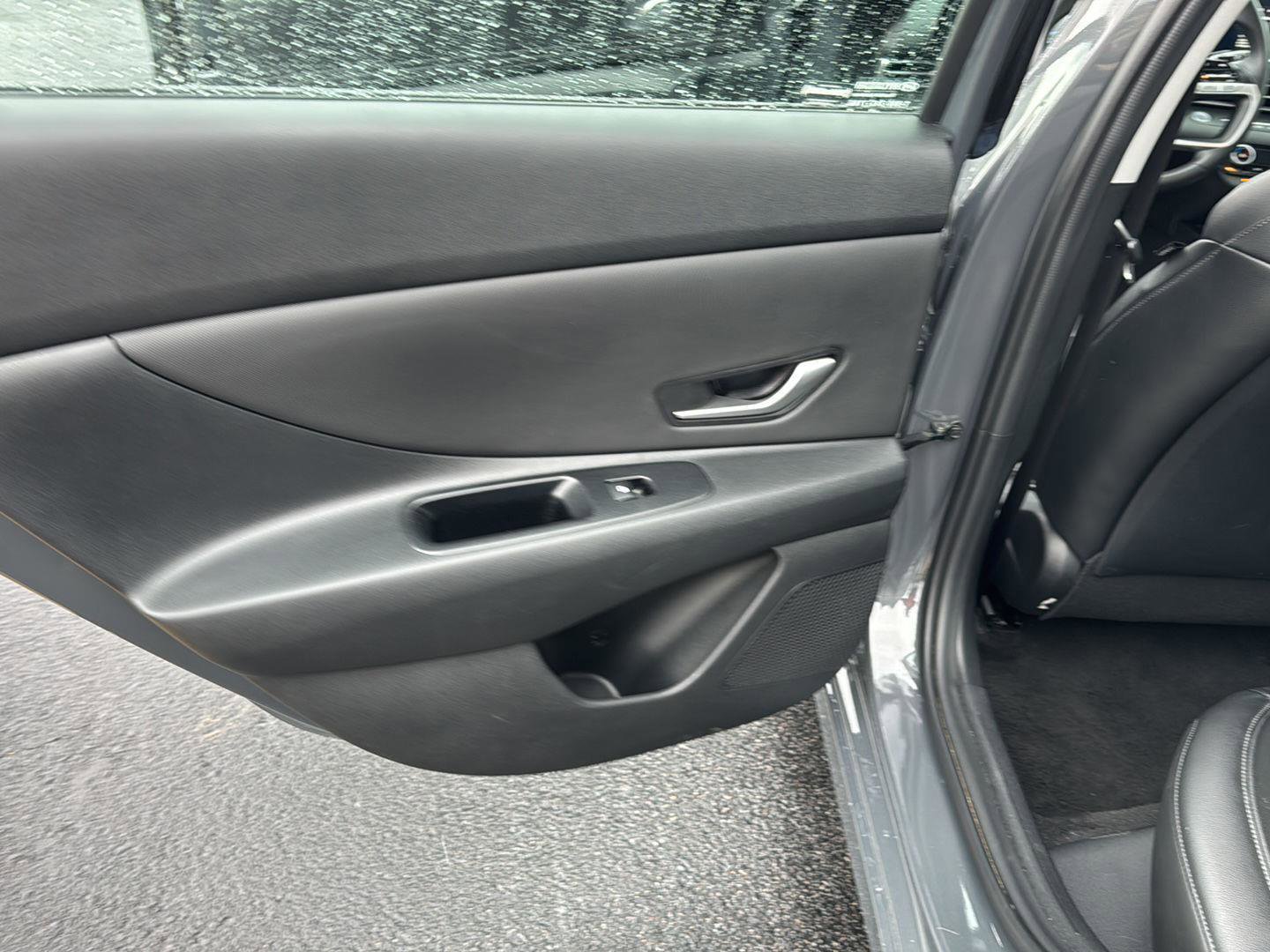 Used 2024 Hyundai Elantra Limited image 15