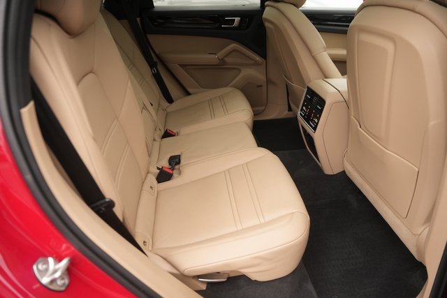 Used 2021 Porsche Cayenne Coupe image 16