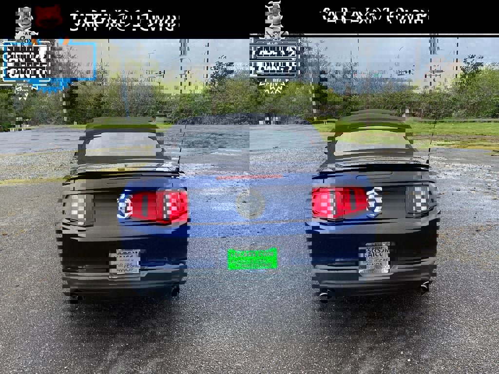 Used 2010 Ford Mustang GT image 5