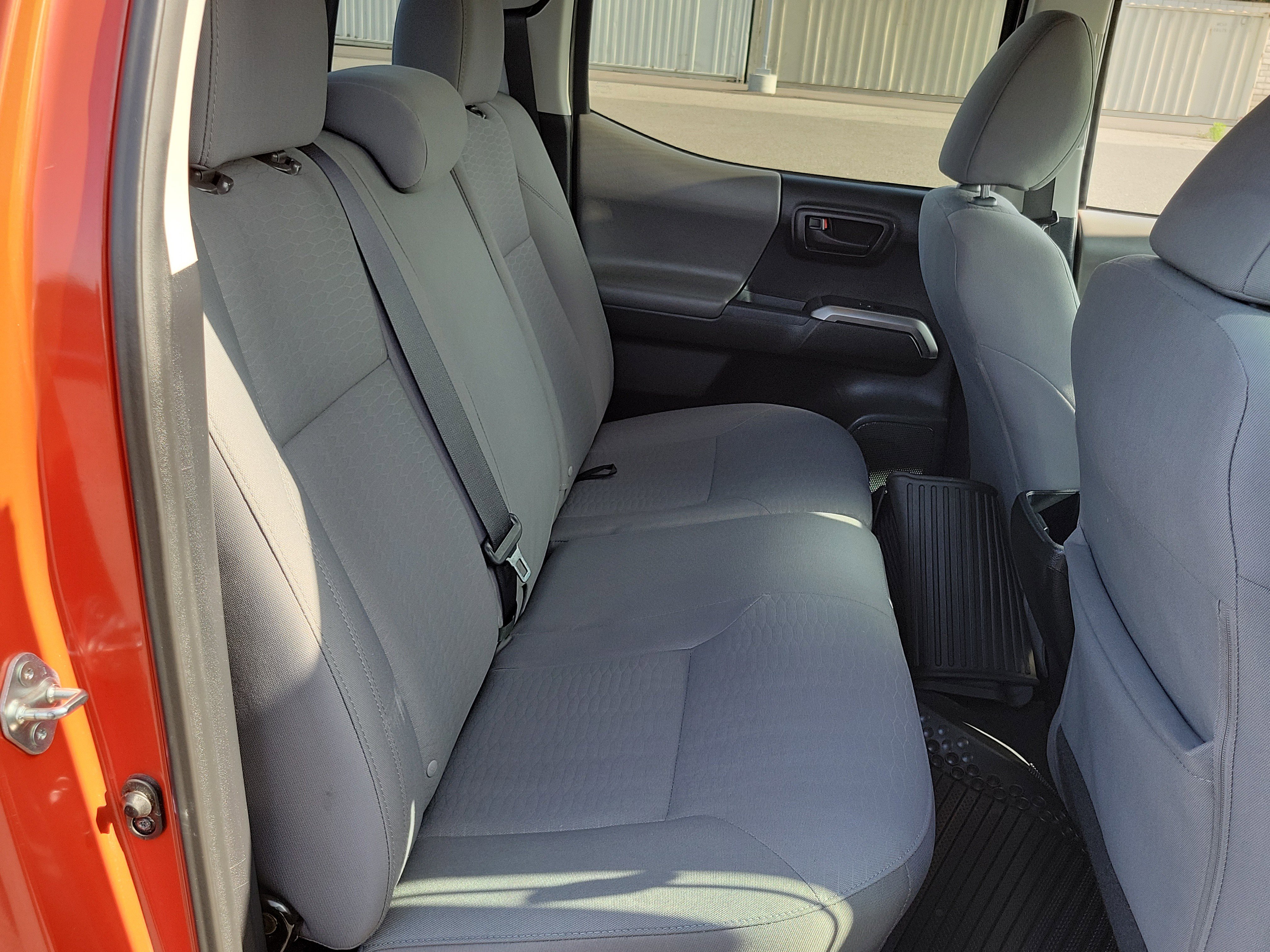 Used 2018 Toyota Tacoma SR5 RWD image 22