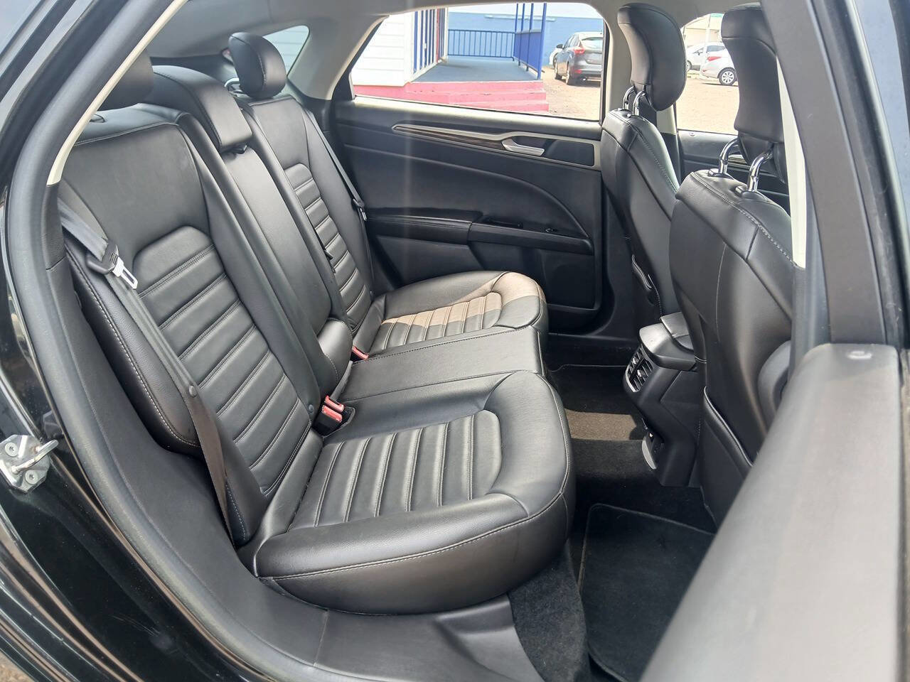 Used 2013 Ford Fusion SE FWD image 8