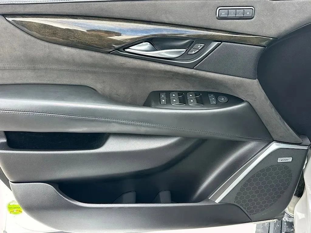 Used 2020 Cadillac Escalade Platinum image 13