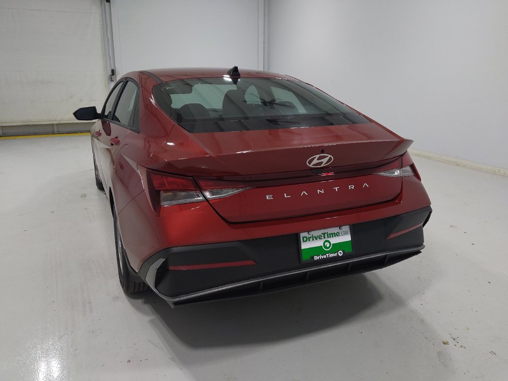 Used 2025 Hyundai Elantra SE FWD image 6
