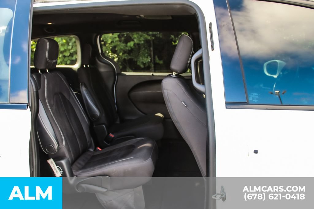 Used 2019 Chrysler Pacifica Touring Plus w/ S Appearance Package FWD image 21