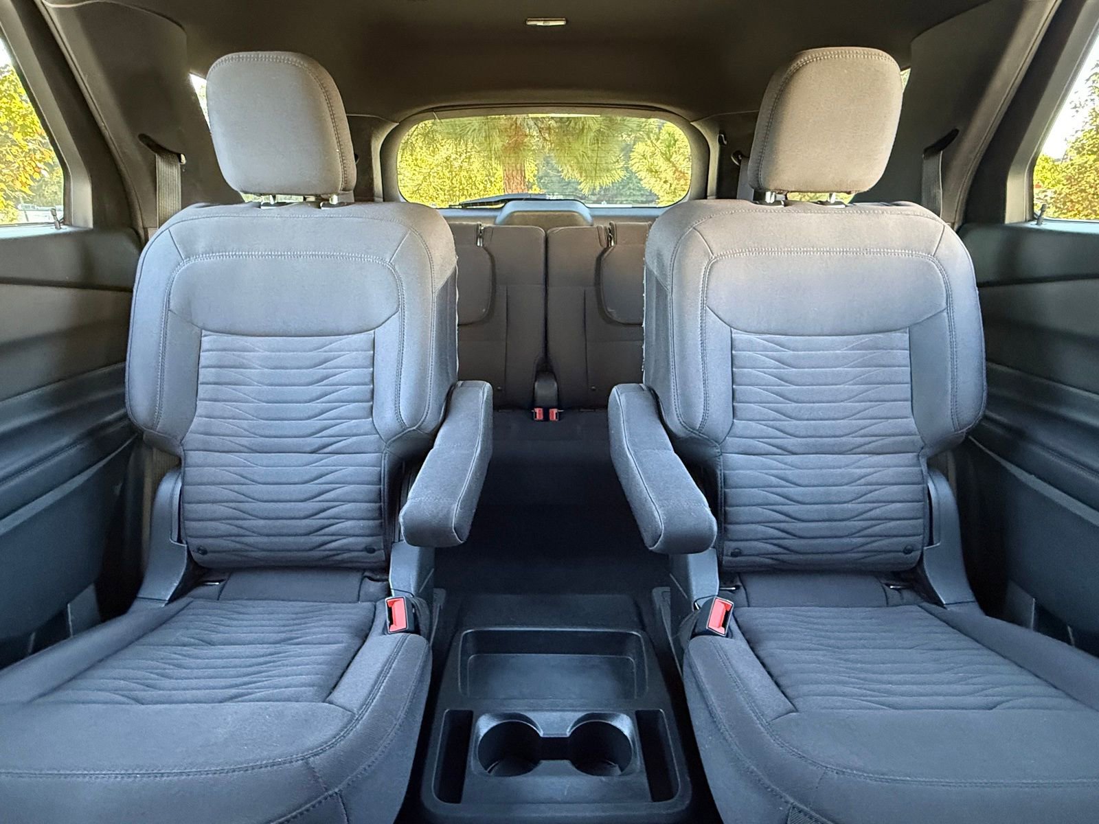 Used 2020 Ford Explorer XLT AWD/4WD image 40