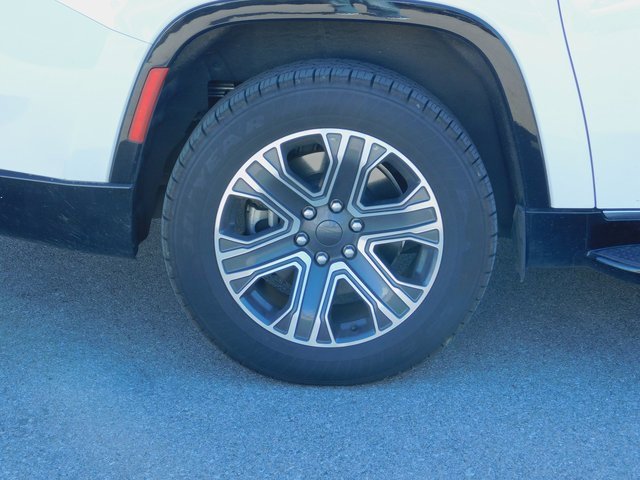 Used 2024 Jeep Wagoneer L Series II w/ Flexible Seating Group image 10