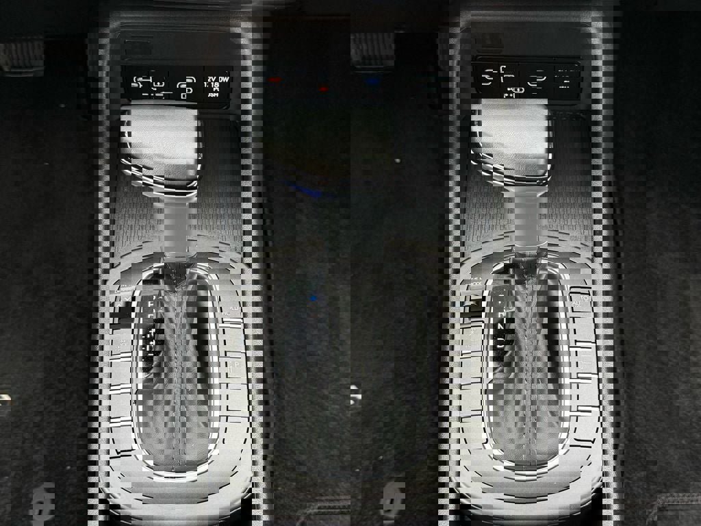 Used 2025 Hyundai Kona SEL image 27