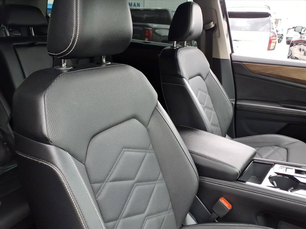 Used 2024 Volkswagen Atlas SE image 23