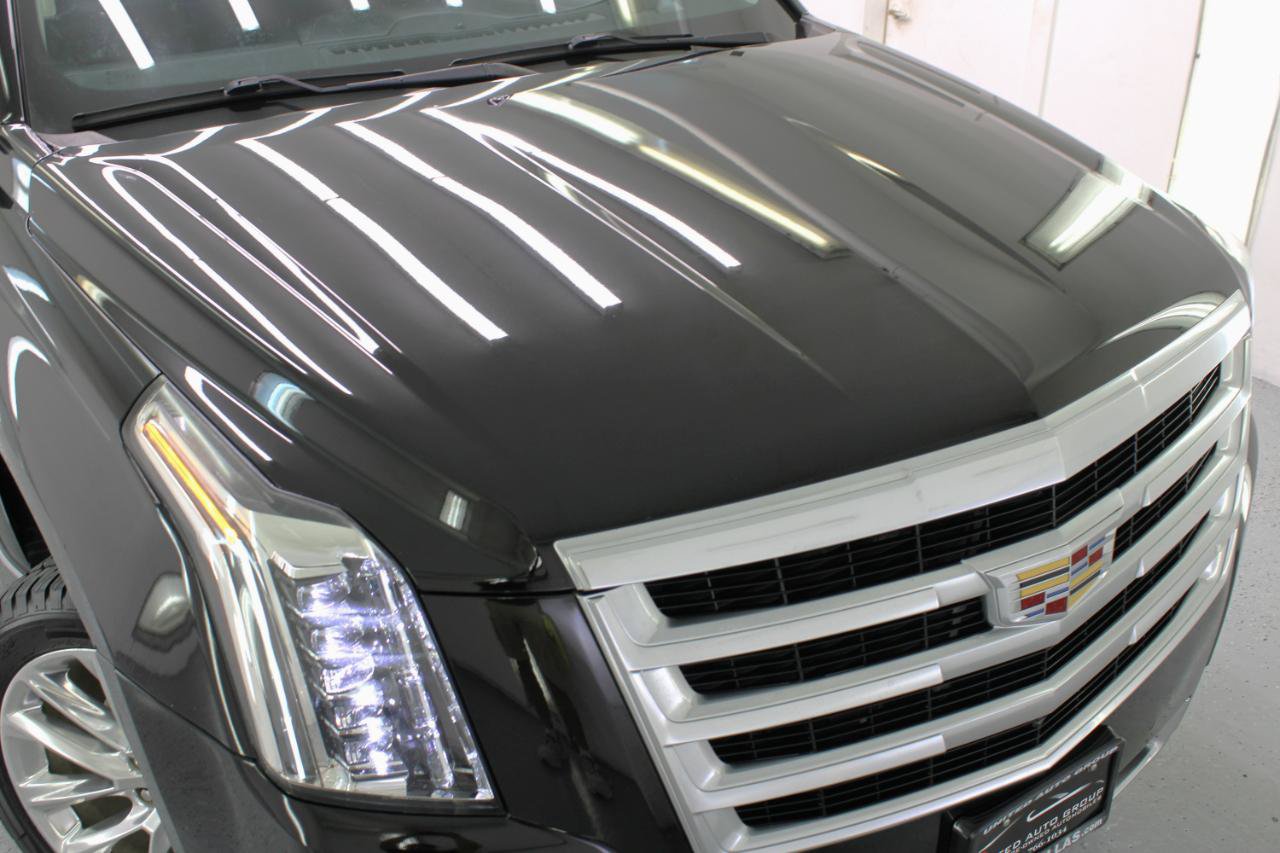Used 2019 Cadillac Escalade ESV Luxury RWD image 18