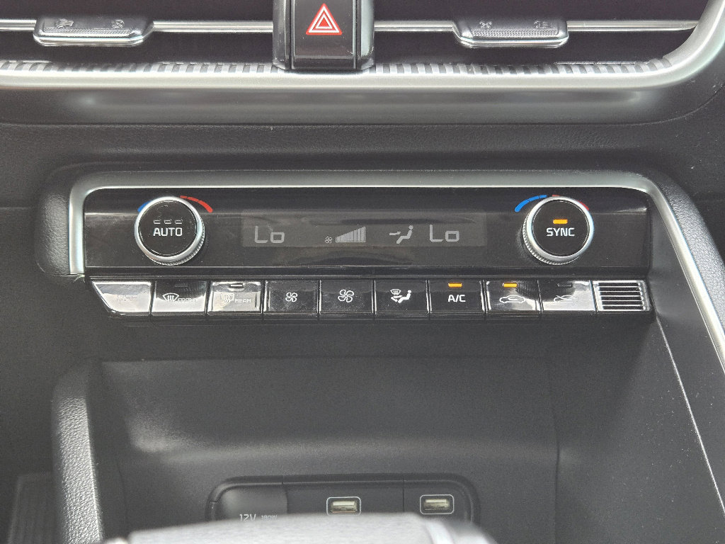 Used 2022 Kia K5 LX image 21