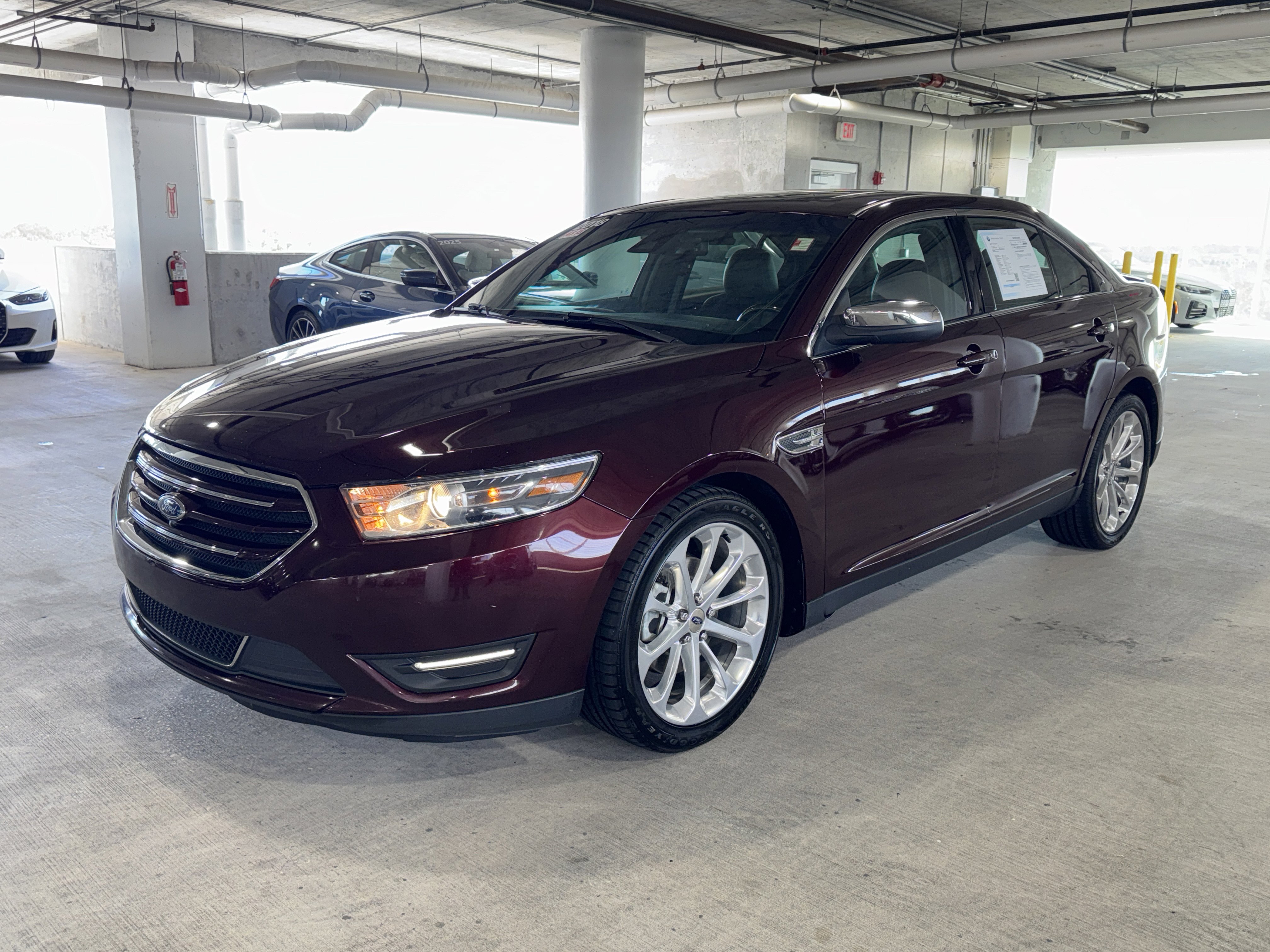 Used 2018 Ford Taurus Limited image 4