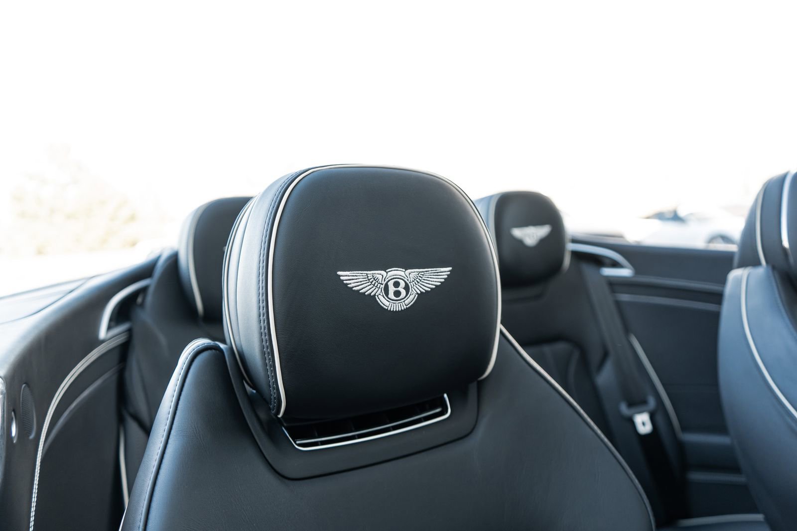 Used 2022 Bentley Continental GT image 36