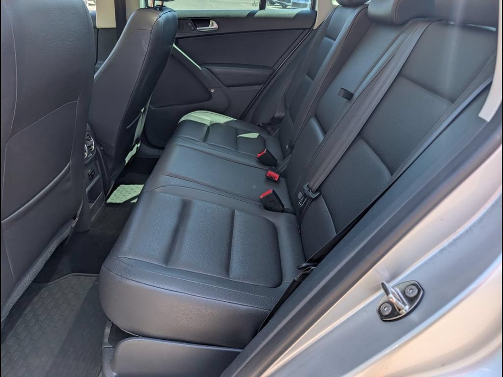 Used 2012 Volkswagen Tiguan LE FWD image 8