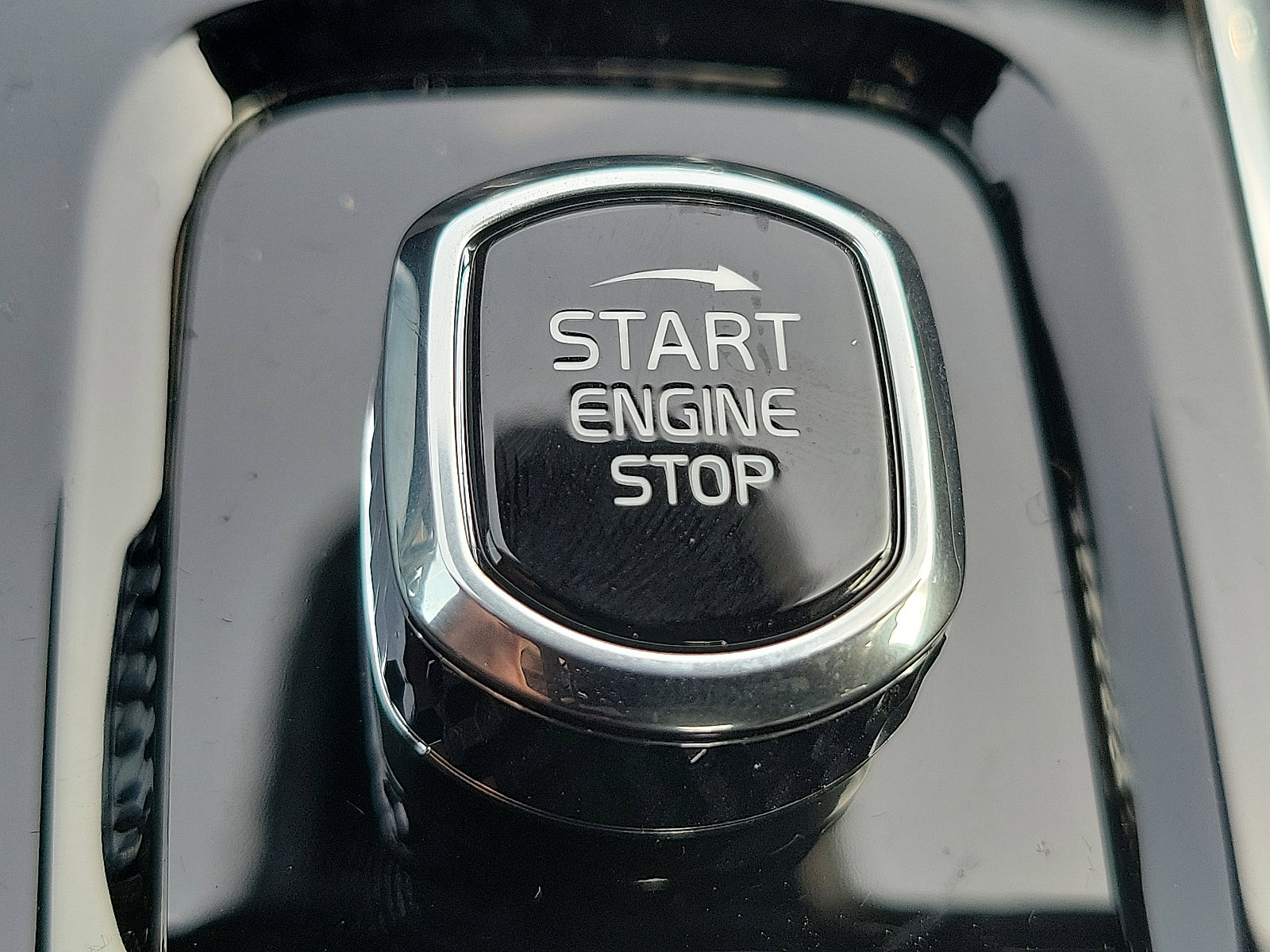 Certified 2024 Volvo S60 B5 Plus w/ Climate Package image 22