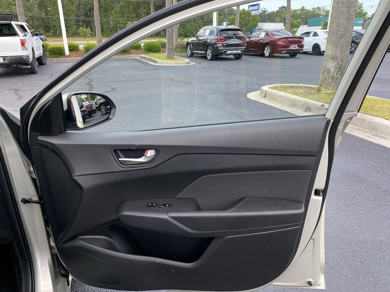 Used 2019 Hyundai Accent SE FWD image 39