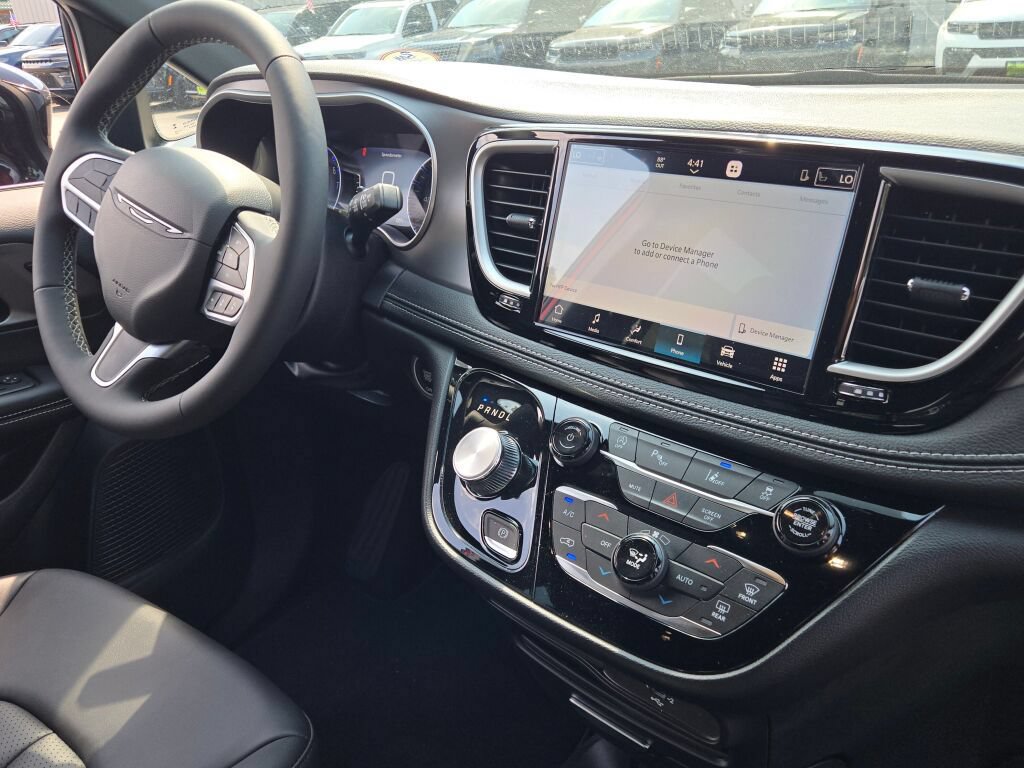 New 2027 Chrysler Pacifica Select AWD/4WD image 5