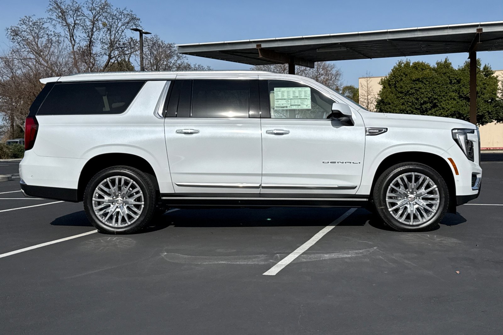 New 2026 GMC Yukon XL Denali w/ Denali Reserve Package image 3