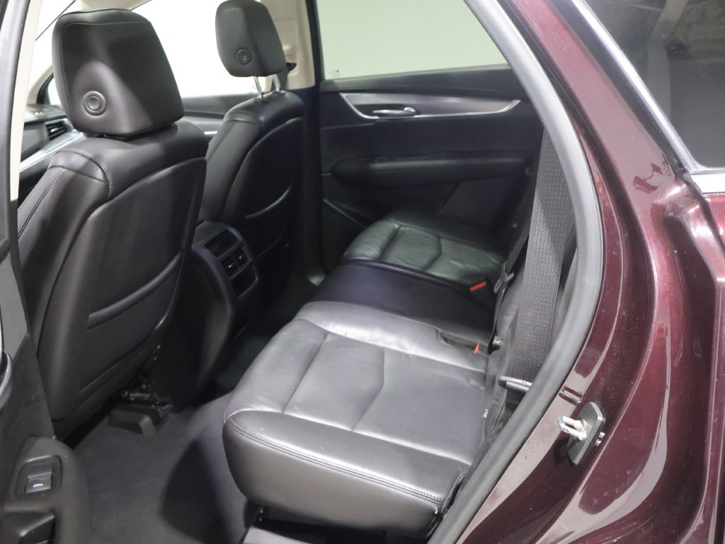 Used 2018 Cadillac XT5 Luxury w/ Driver Awareness Package AWD/4WD image 19