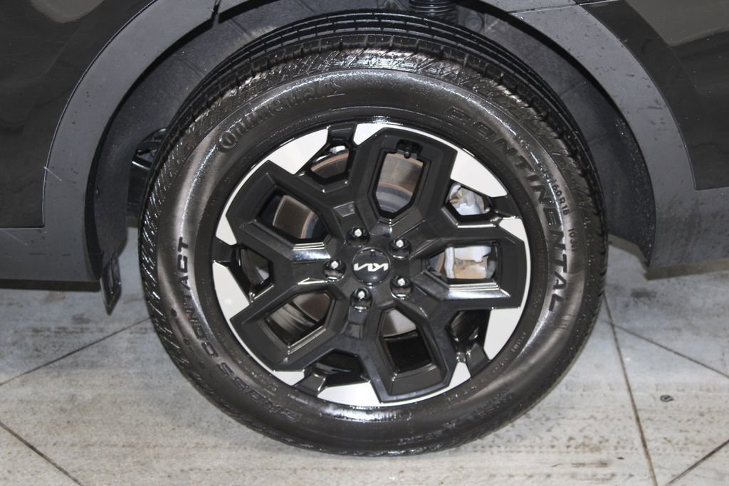 Used 2024 Kia Sorento S image 16