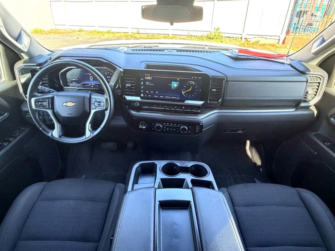 Used 2023 Chevrolet Silverado 1500 LT image 23